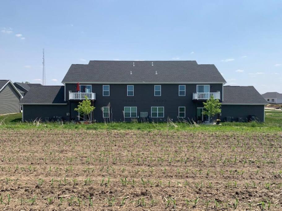 New Beautiful 3 Bedroom Condo In Bettendorf Exterior foto
